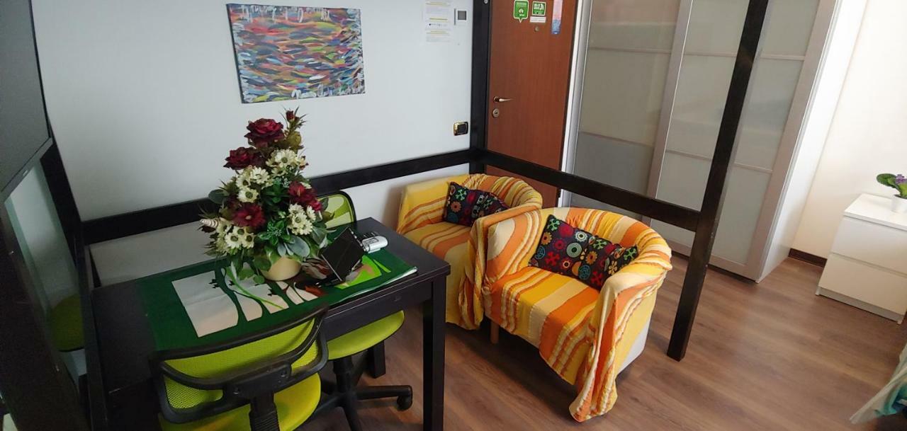 Affittacamere Valchiavenna - Foresteria Lombarda Con Parcheggio Privato Sul Posto! Apprezzata Gestione Familiare Dal 2012, Qualita-Prezzo Top! "Guest-House With Private Parking On Site! Appreciated Family Management Since 2012, Quality-Price Top!" Exterior foto